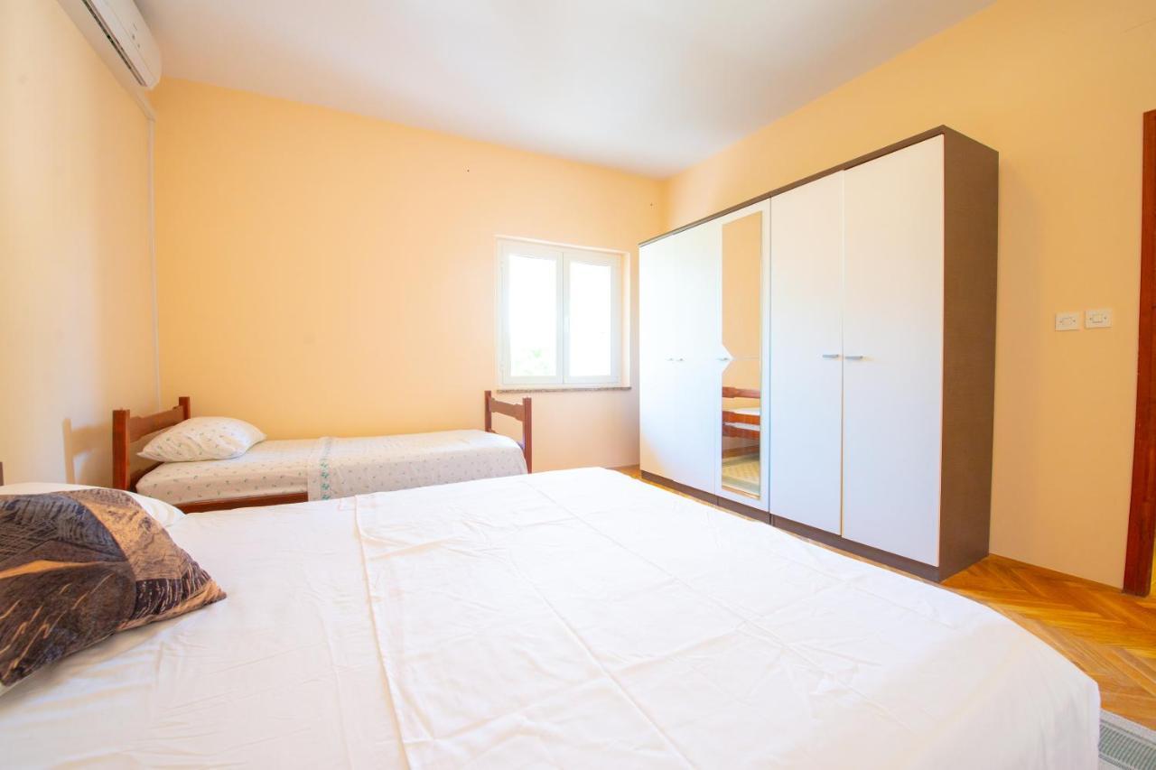 Apartments Facini Košljun 外观 照片